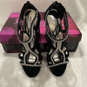 Easy Street Alive @ 5 Black Rhinestone Heels